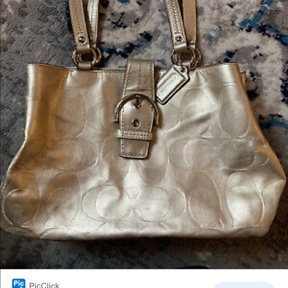 COACH F19448 GOLD SOHO TEXTURED SIGNATURE EMBOSSED LEATHER CARRYALL BAG - Picture 2 of 13